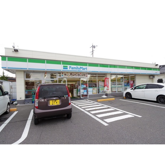 コンビニ　ファミリーマート松本高宮店（コンビニ）まで375m
