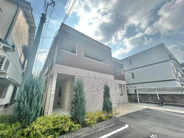 エントランス　外観写真（昼）