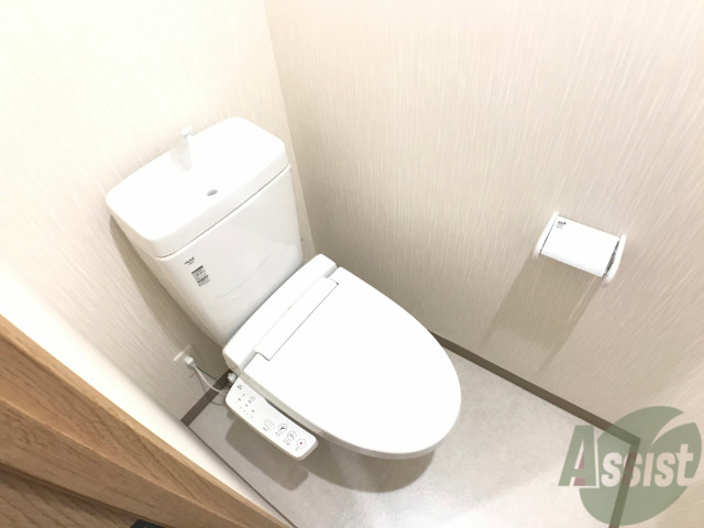 トイレ　ウォシュレット機能がついたトイレです。安心して使用できますね