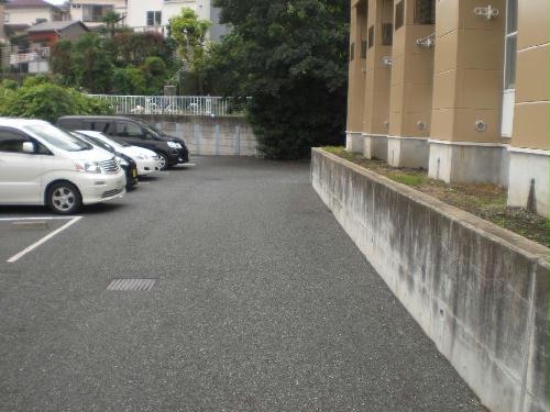 駐車場　現況優先