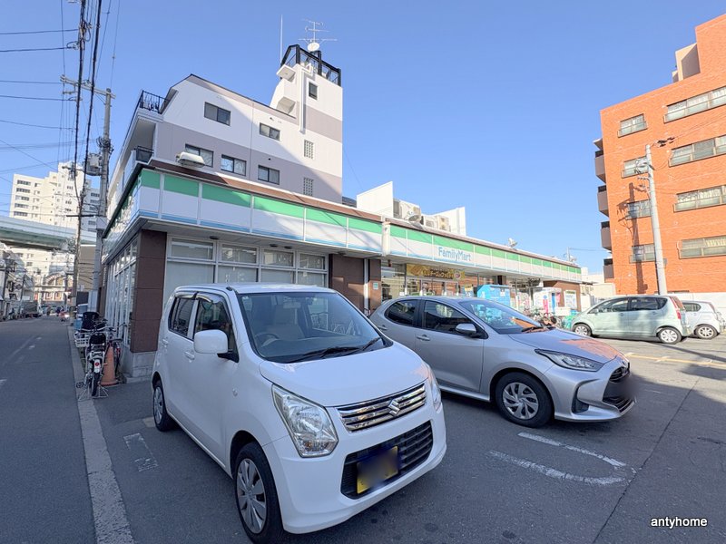 コンビニ　ファミリーマート 大阪工大前店（コンビニ）まで577m