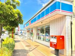 コンビニ　ローソン 三ッ沢下町店（コンビニ）まで380m