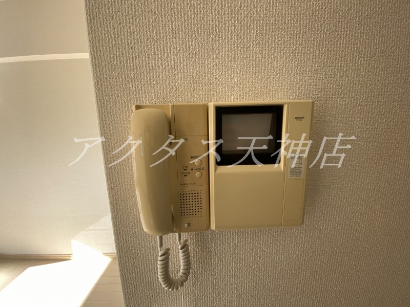 セキュリティ　防犯面で人気のカメラ付きインターホーン♪