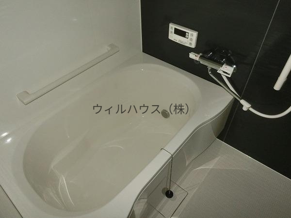 バス・シャワールーム　追い焚き機能付きバス！