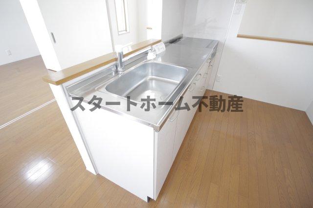 キッチン　コンパクトなキッチンで掃除もラクラク
