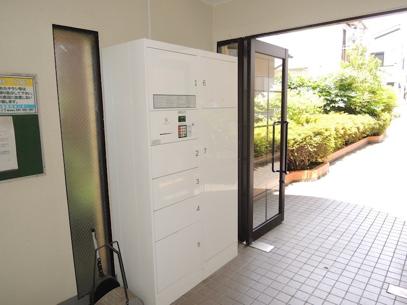 その他　宅配ボックスがあるので留守中でも荷物を受け取れます