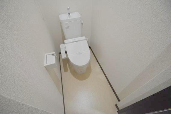 トイレ　綺麗なトイレにはウォシュレット標準装備です。