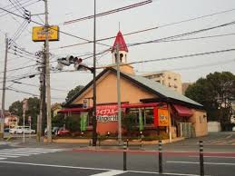 飲食店　リンガーハット福岡箱崎店（飲食店）まで121m