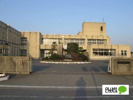 中学校　伊勢崎市立宮郷中学校（中学校）まで1059m