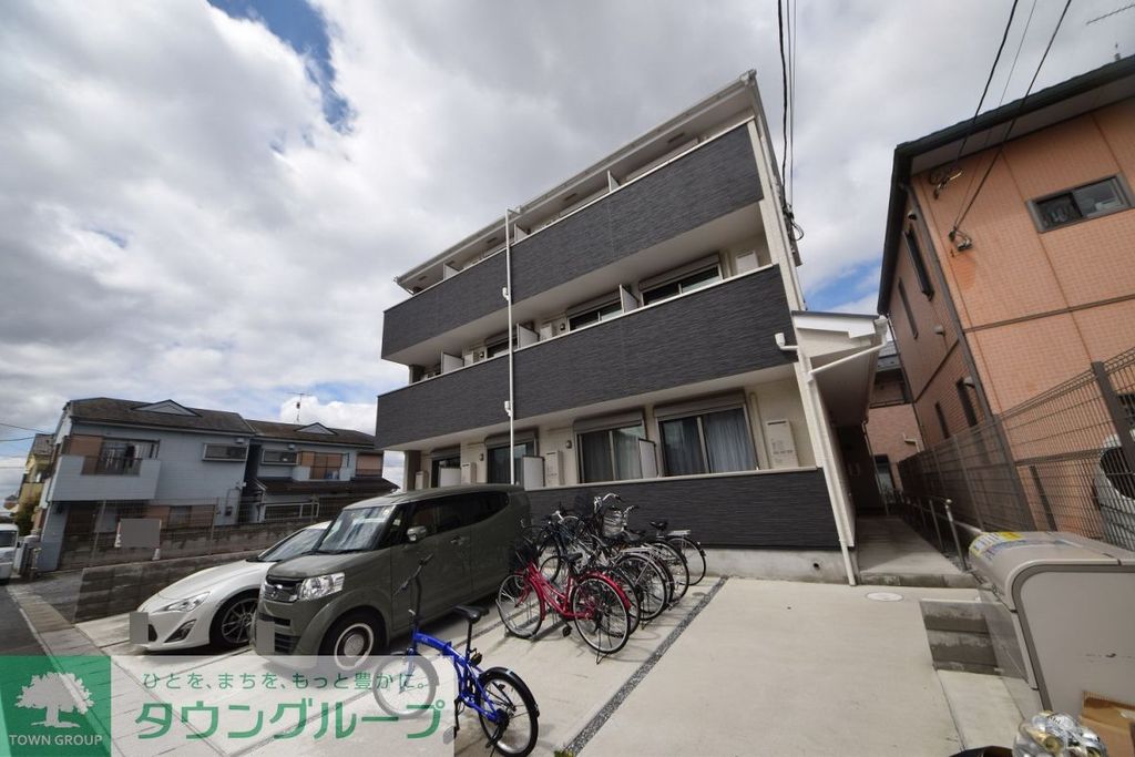建物外観　駐車場