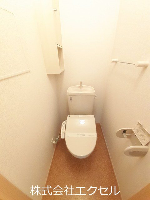 ＪＲ八高線 箱根ケ崎駅 徒歩12分 2階建 築18年のトイレ写真