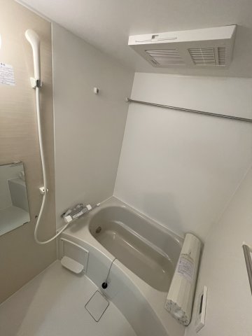 小田急線 新百合ケ丘駅 徒歩33分 2階建 築3年の風呂写真