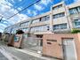 小学校　東大阪市立荒川小学校（小学校）まで722m
