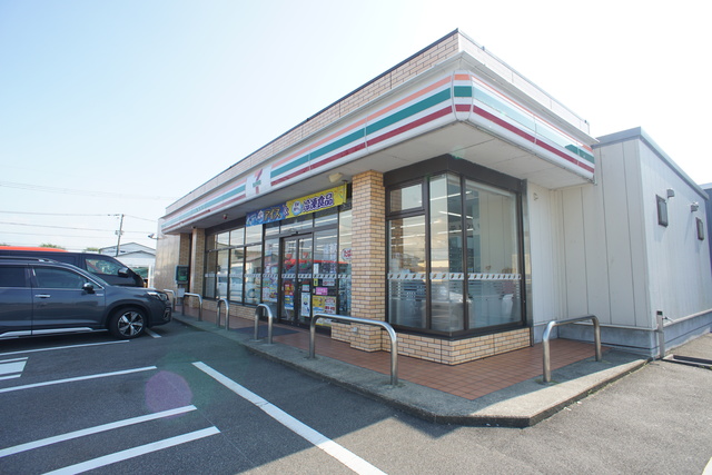 コンビニ　セブンイレブン燕水道町店（コンビニ）まで482m