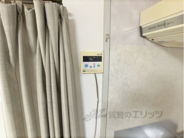 その他設備　給湯器リモコン