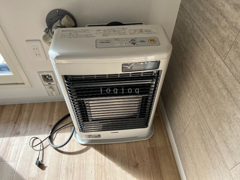 その他設備　冬はあったか石油ストーブです。