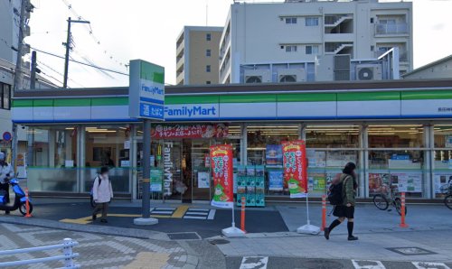 コンビニ　ファミリーマート 長田神社前店（コンビニ）まで148m