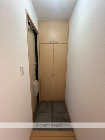 ＪＲ山陽本線 海田市駅 バス乗車時間：7分 最寄りバス停で下車 徒歩3分 2階建 築23年の玄関写真