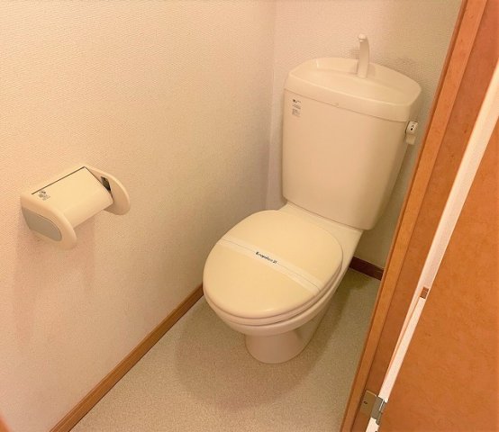 レオパレスWinsのトイレ写真