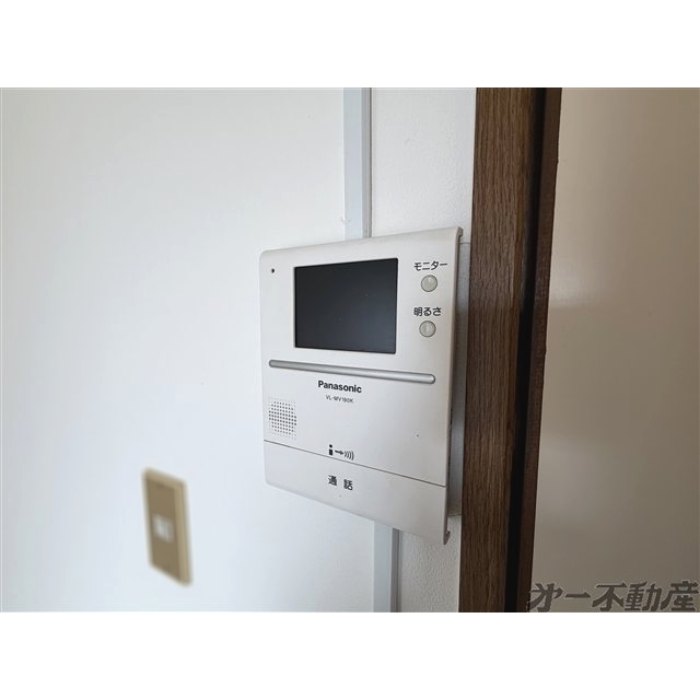 セキュリティ　モニター付きインターホン