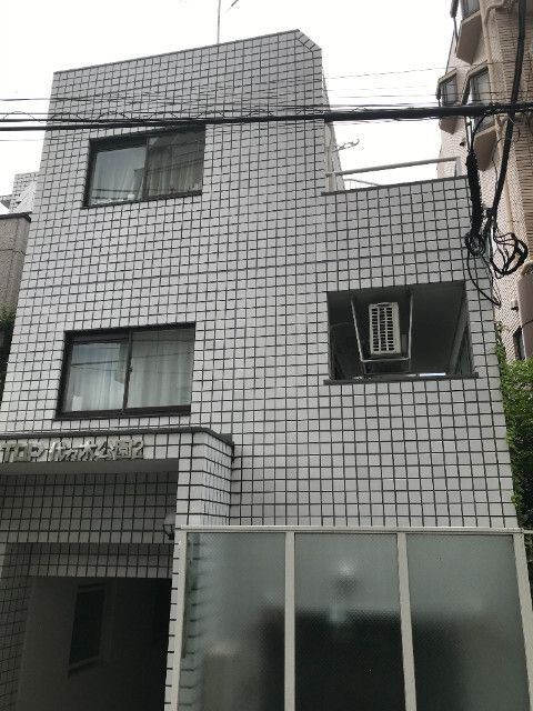 小田急線 代々木八幡駅 徒歩3分 4階建 築43年の外観写真