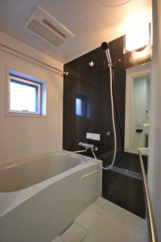 バス・シャワールーム　別部屋参考写真