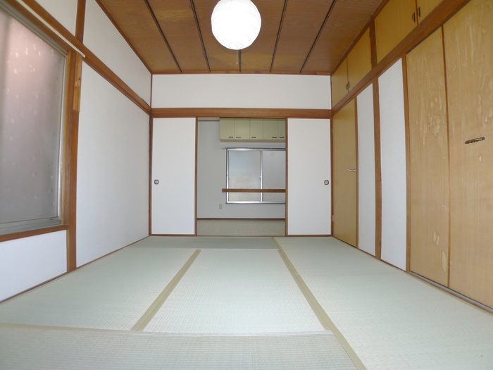 高砂8丁目戸建の居間写真