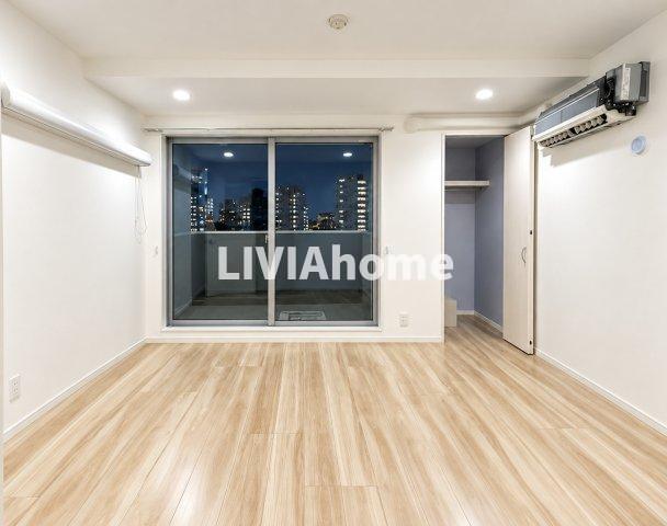 ＪＲ京浜東北線 川崎駅 徒歩10分 3階建 築9年の居間写真