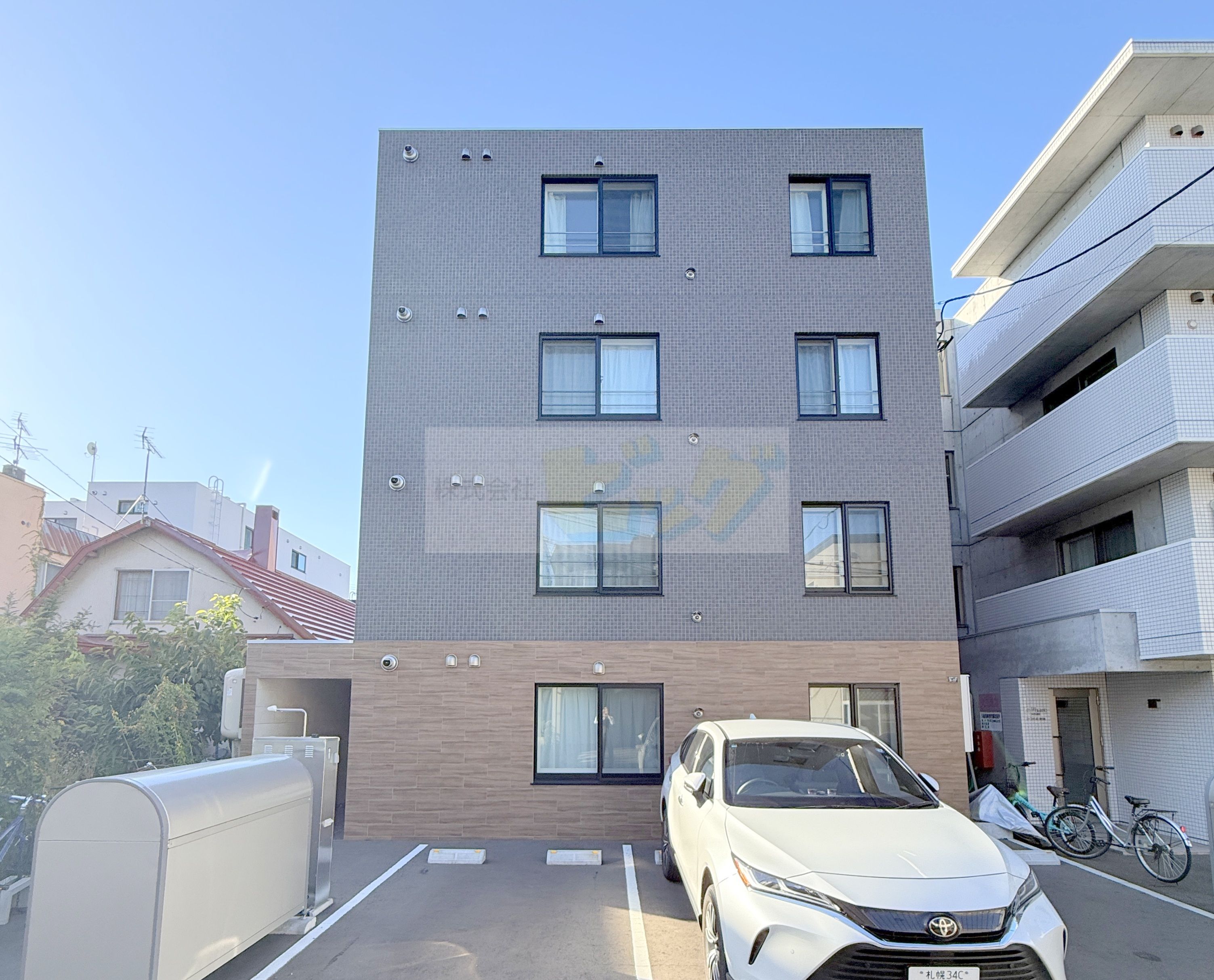 建物外観　エアコン完備で快適な人気の都市ガス物件でございます♪