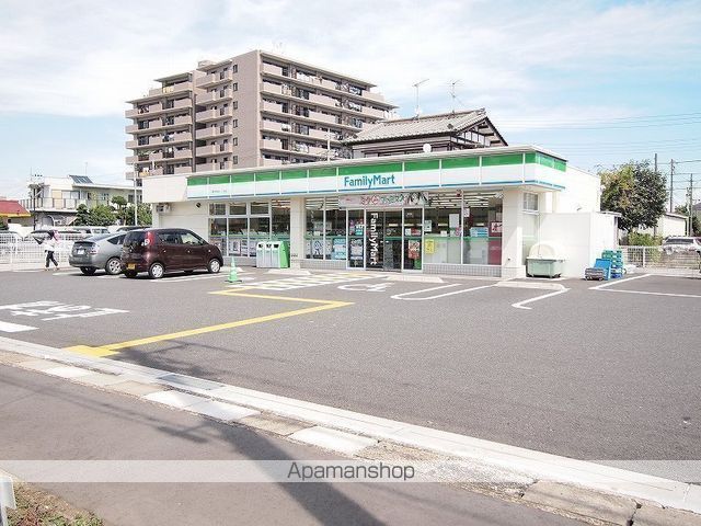 コンビニ　ファミリーマート三郷早稲田1丁目店（コンビニ）まで253m