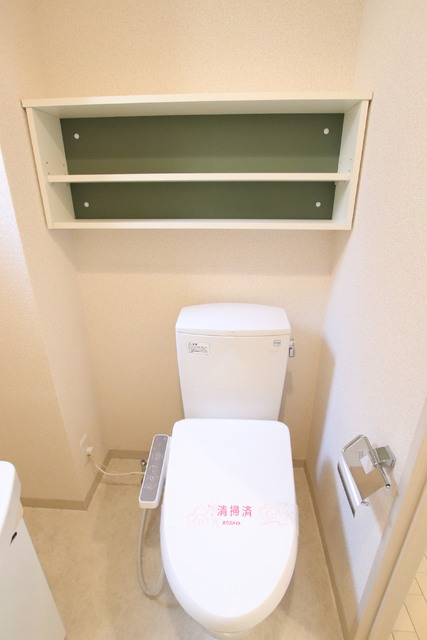 トイレ　温水洗浄便座です♪