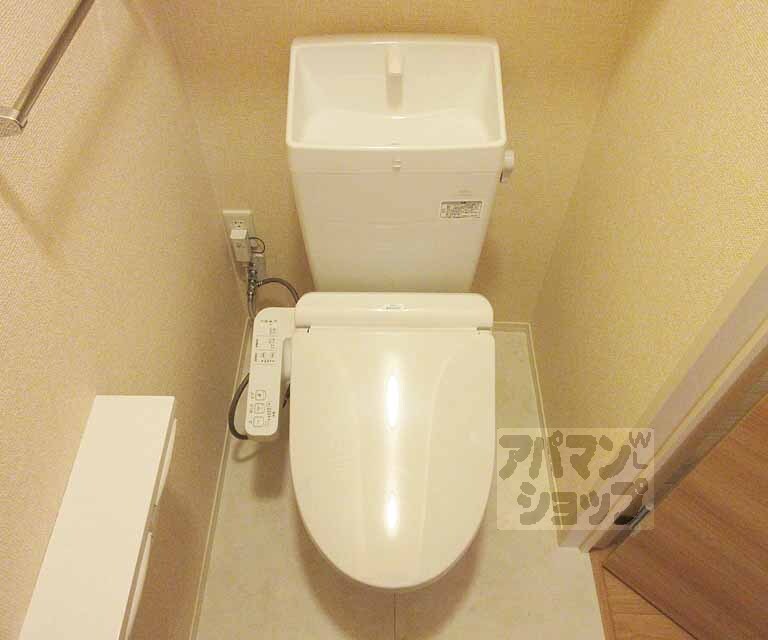 トイレ　ウォシュレットついています