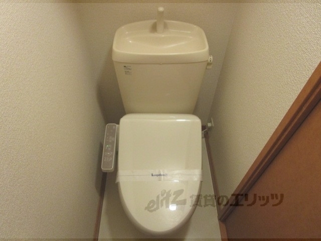 レオパレスLAKECITYのトイレ写真