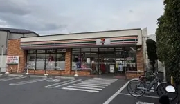 コンビニ　セブンイレブン世田谷経堂3丁目店（コンビニ）まで365m