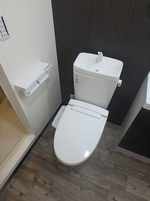 トイレ　シャワートイレ完備