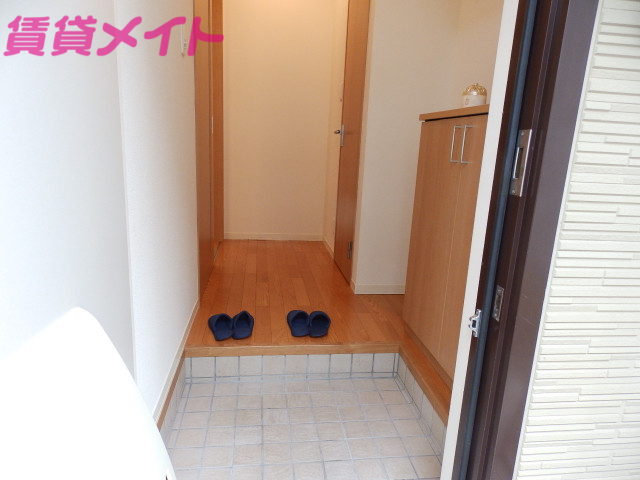 玄関　同物件別室写真