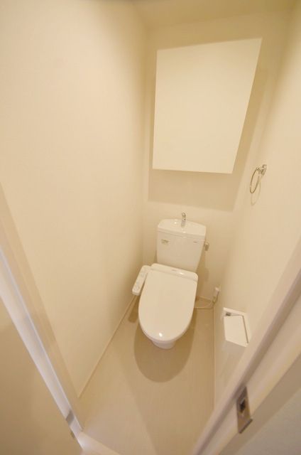 西武池袋線 保谷駅 徒歩15分 3階建 築8年のトイレ写真