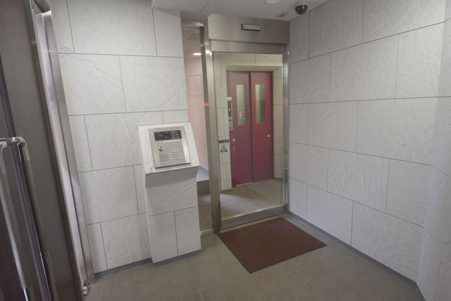 エントランス　★安心のオートロック付エントランスです★