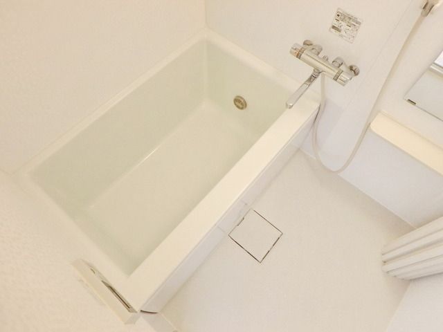 バス・シャワールーム　★浴室乾燥・追い焚き付のバスルームです★