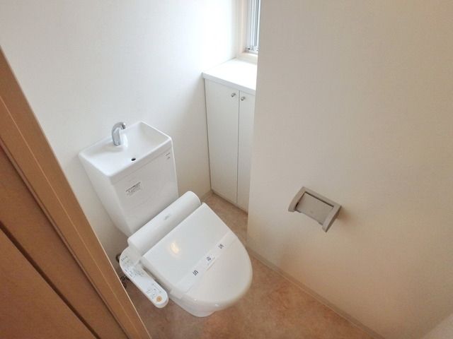 トイレ　★収納付のトイレです★