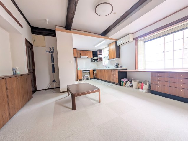 大津市大平二丁目戸建の居間写真
