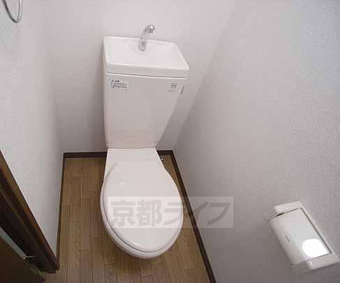 トイレ　清潔感のある洋式トイレ