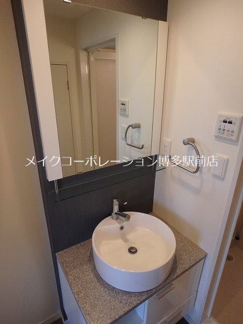 地下鉄箱崎線 千代県庁口駅 徒歩4分 13階建 築18年の内装写真