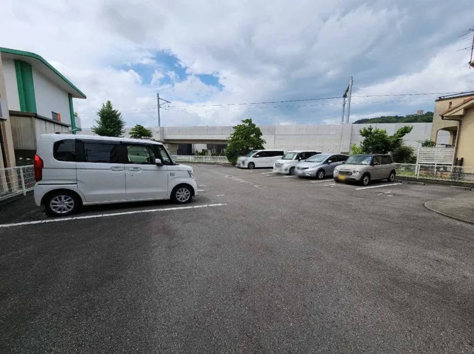 駐車場　駐車場