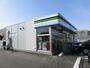 コンビニ　ファミリーマート（コンビニ）まで320m