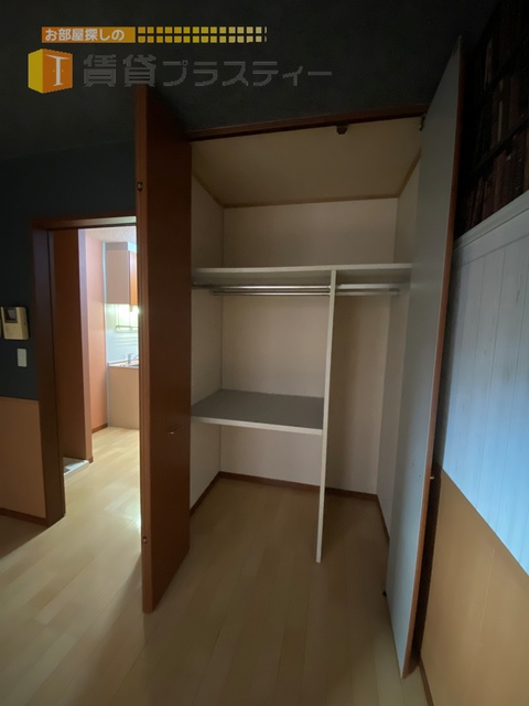 収納　大事な洋服がシワになりませんね。