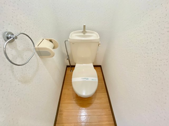 エステートピアナカタD棟のトイレ写真