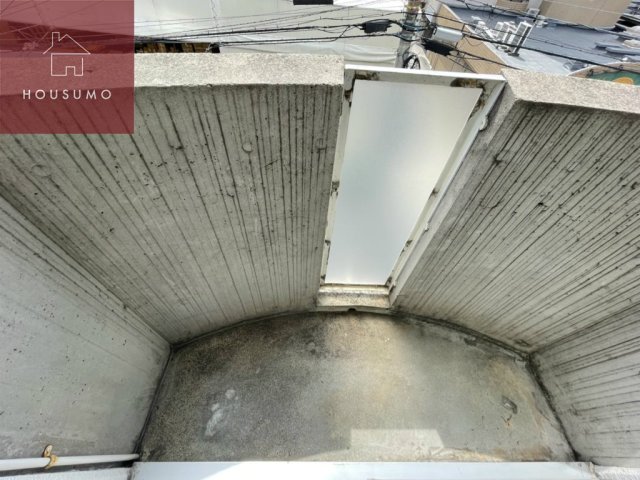 バルコニー　陽当たり良好なバルコニーです