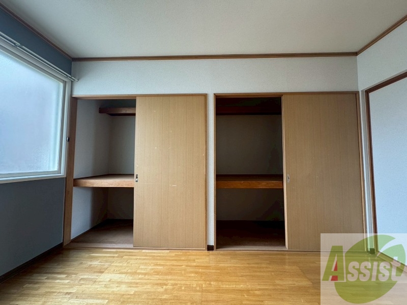 収納　寝室の収納です。部屋がすっきり片付きます。