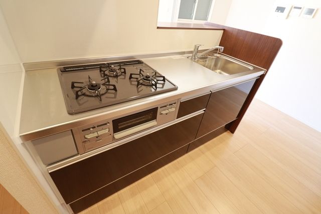 キッチン　同物件別部屋写真